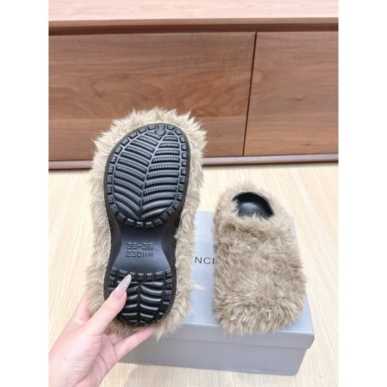 Balenciaga Slippers