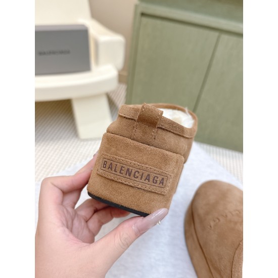 Balenciaga Slippers