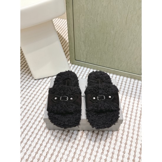 Balenciaga Slippers