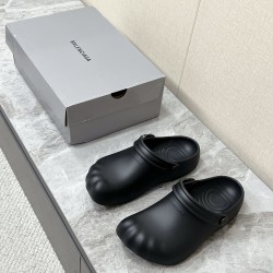 Balenciaga Slippers