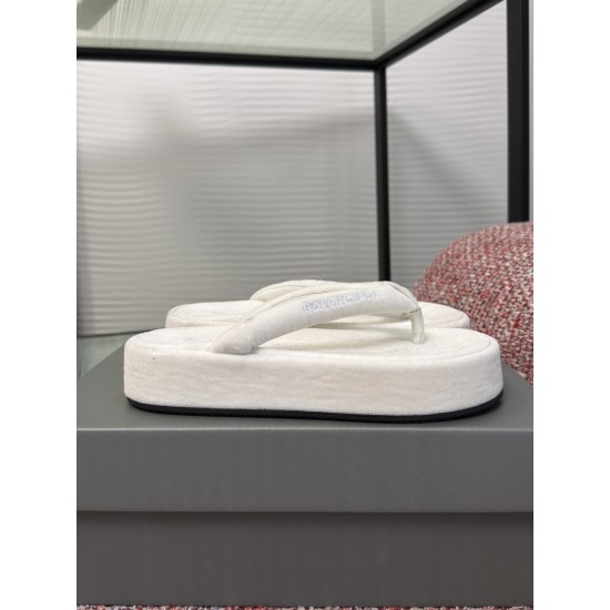 Balenciaga Slippers