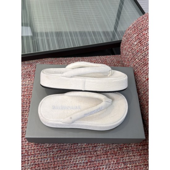 Balenciaga Slippers