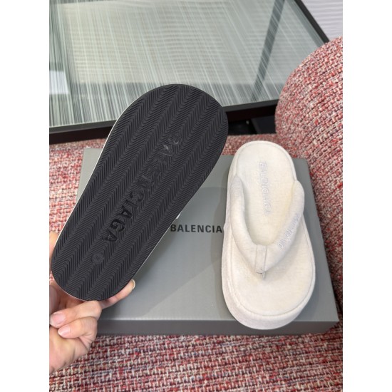 Balenciaga Slippers