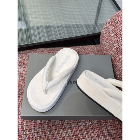 Balenciaga Slippers