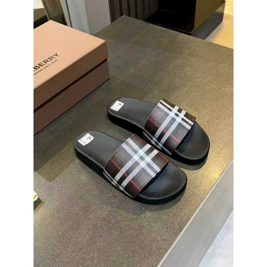 Burberry slippers