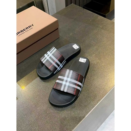 Burberry slippers