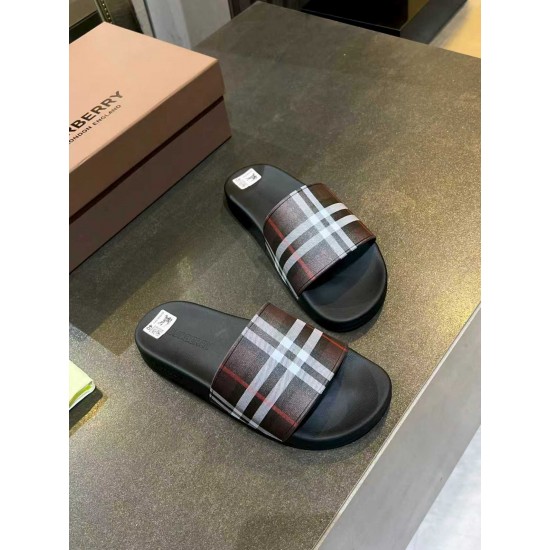 Burberry slippers