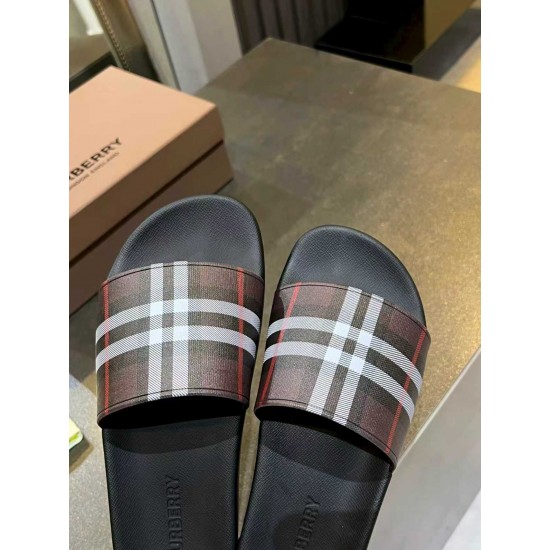 Burberry slippers