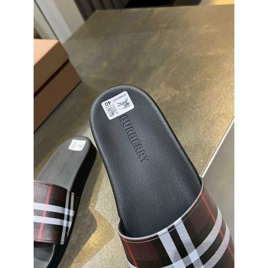 Burberry slippers