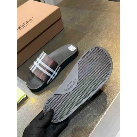 Burberry slippers