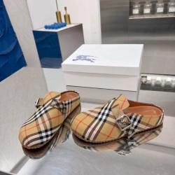 Burberry slippers