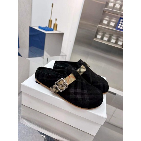 Burberry slippers
