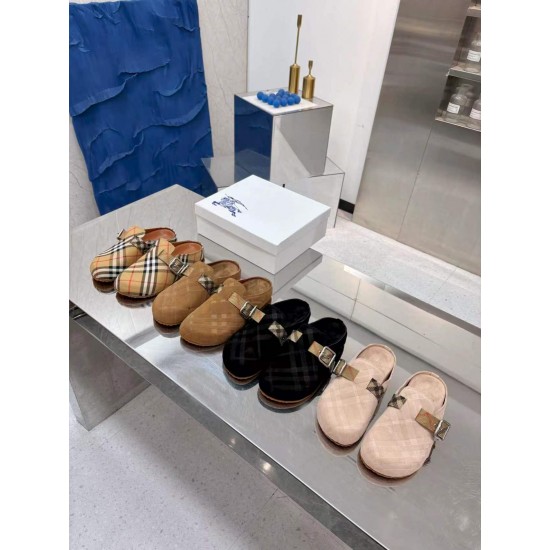 Burberry slippers