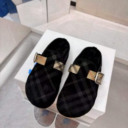 Burberry slippers
