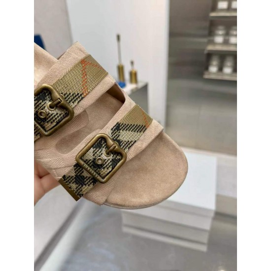 Burberry slippers
