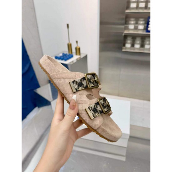 Burberry slippers