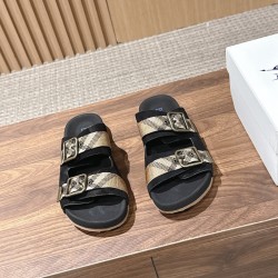 Burberry slippers