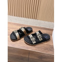 Burberry slippers