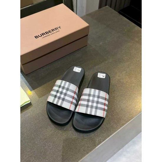 Burberry slippers