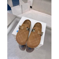 Burberry slippers