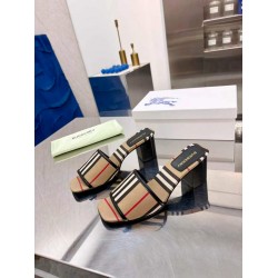 Burberry slippers