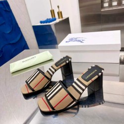 Burberry slippers