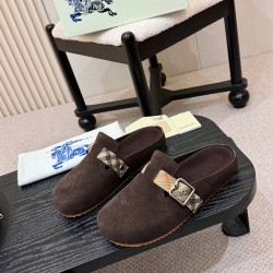 Burberry slippers