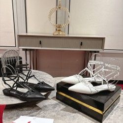 CL Collection Shoes Best Quality
Women 35-41
