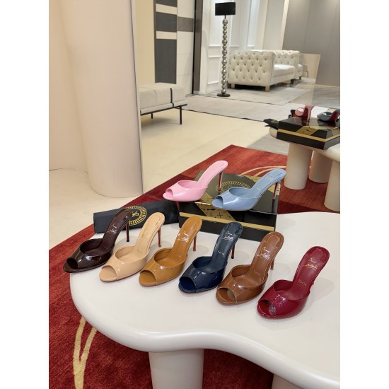 CL Collection Shoes Best Quality
Women 35-41
