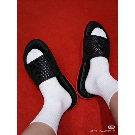 CL Slippers Shoes Best Quality
Women 35-41
