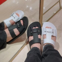 CL Slippers Shoes Best Quality
Women 35-41

