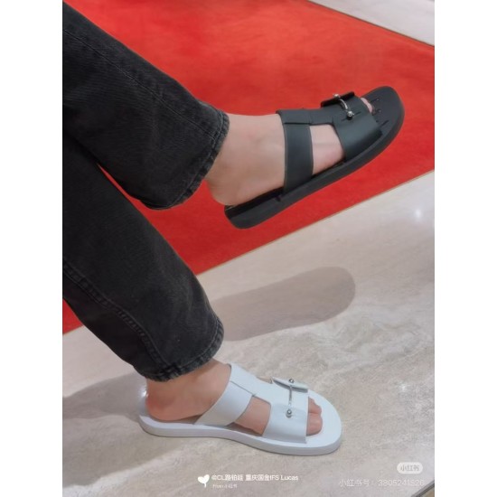 CL Slippers Shoes Best Quality
Women 35-41
