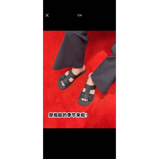 CL Slippers Shoes Best Quality
Women 35-41
