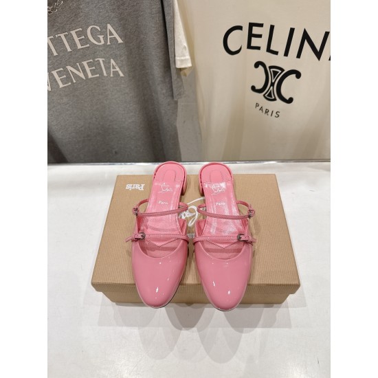 CL slippers