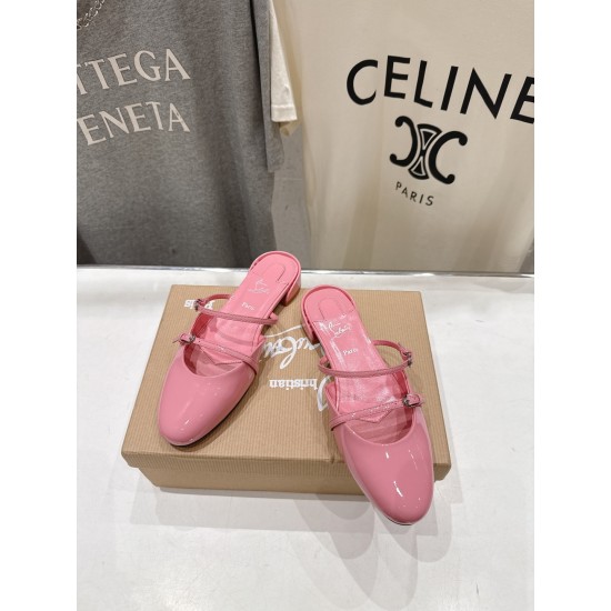 CL slippers