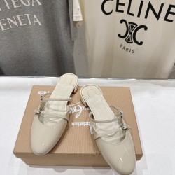 CL slippers