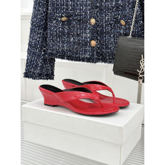 CL slippers