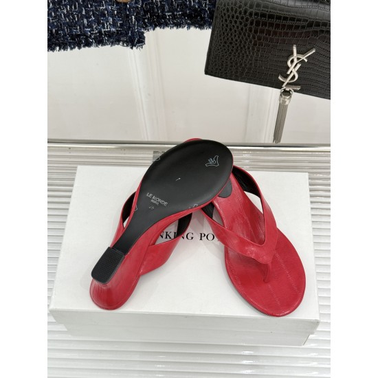 CL slippers