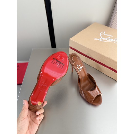 CL slippers
