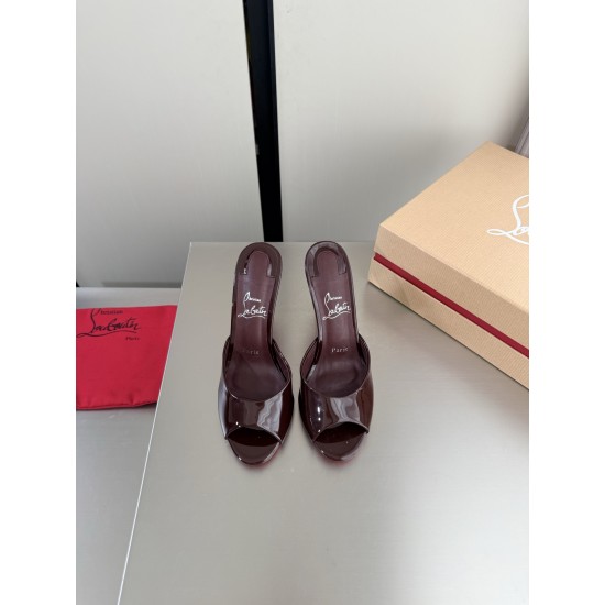 CL slippers