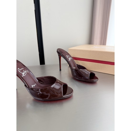 CL slippers