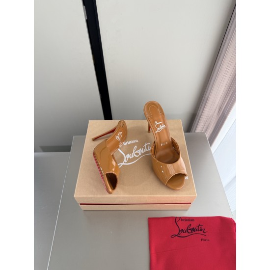 CL slippers