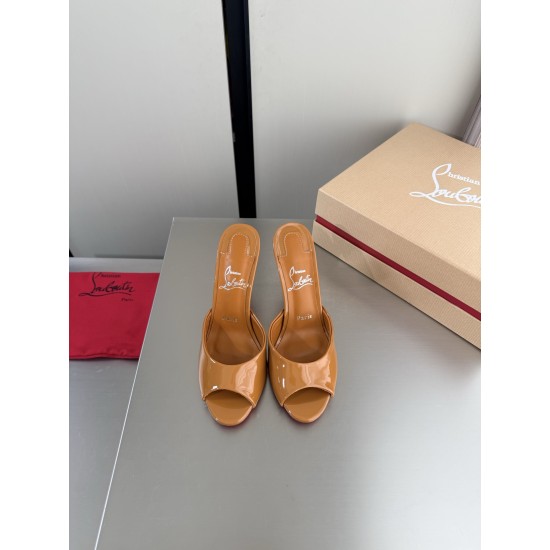 CL slippers