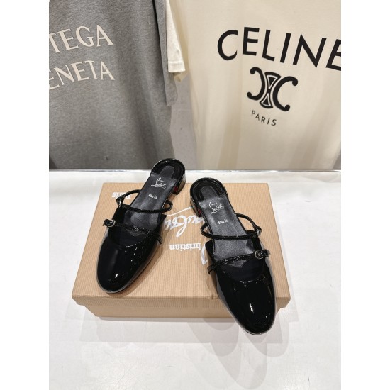 CL slippers