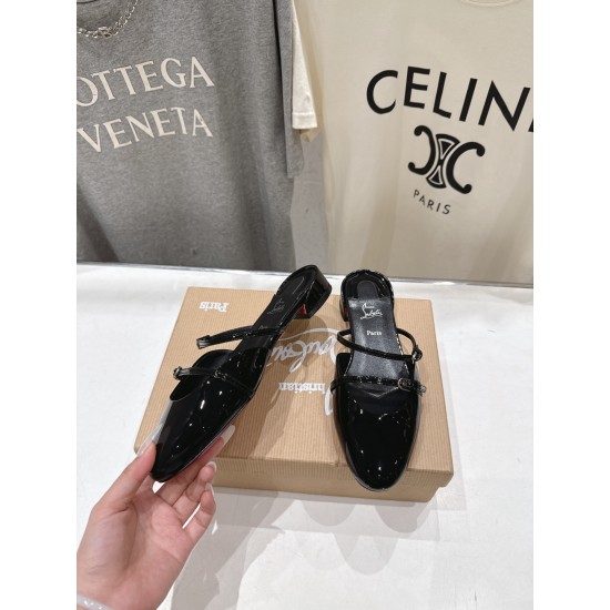 CL slippers