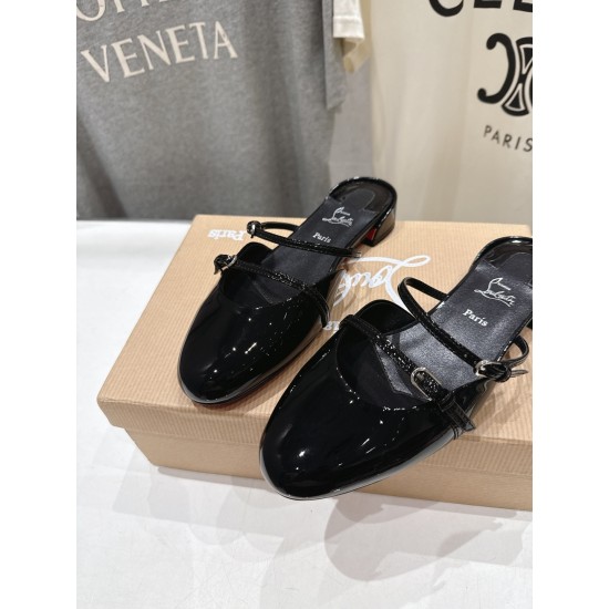 CL slippers