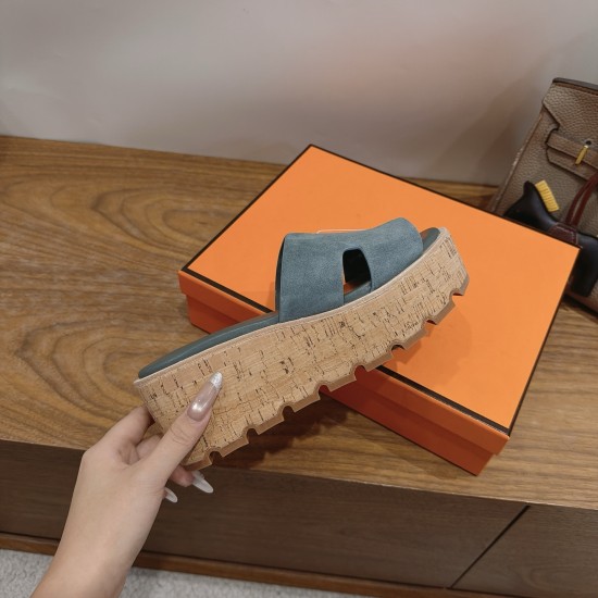 CL slippers