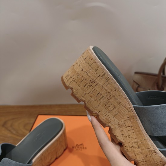 CL slippers