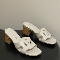 CL slippers