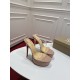 CL slippers